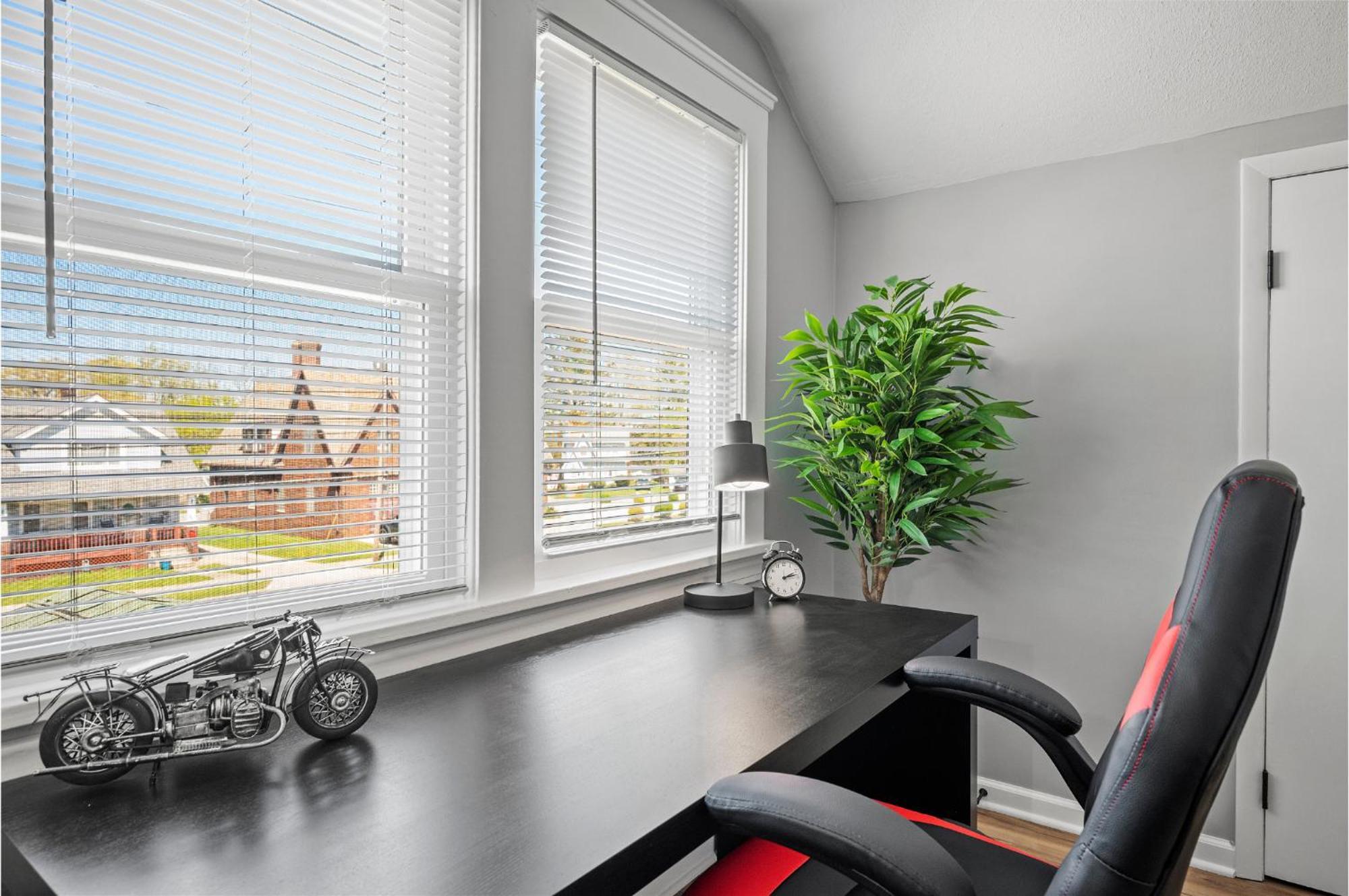 Amazing Parma Home King Bed Full Office Room Екстериор снимка